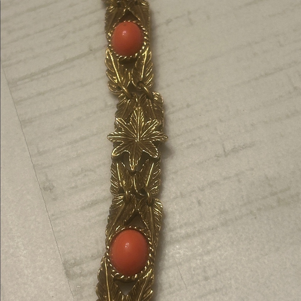 Vintage Goldette Bracelet Coral Lucite Bullet Cabochons Gold Tone Foliate